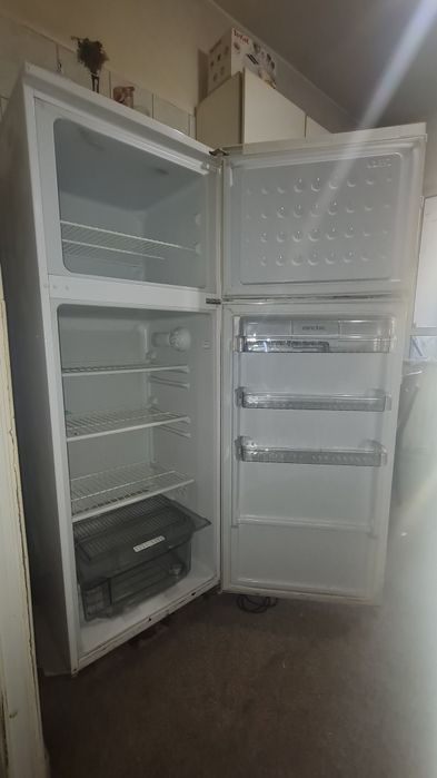 Frigider Arctic AD306+ folosit 2 ani