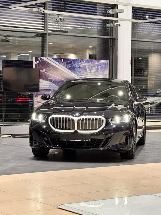 BMW Seria 5 BMW 550E G60 2024