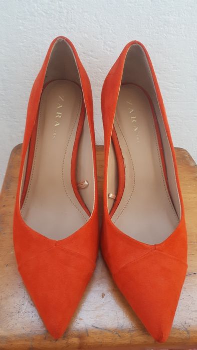 Pantofi Zara elegant cu toc  50 ron