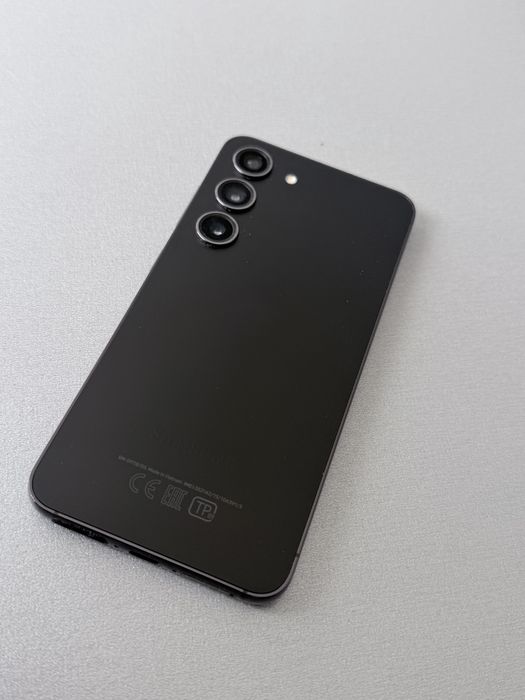 Samsung s23 на 256 гигобайт