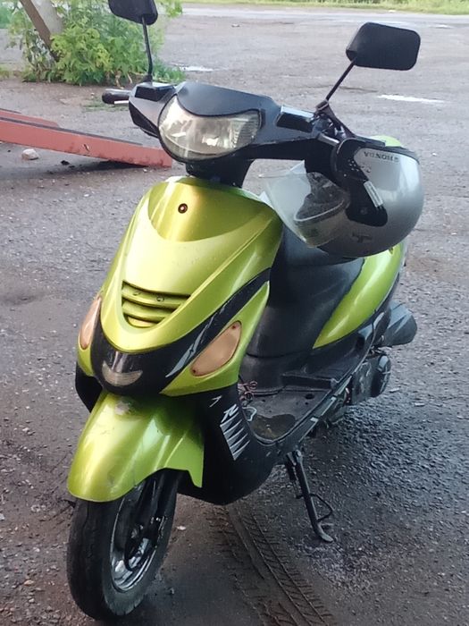 Продам скутер 2012 год