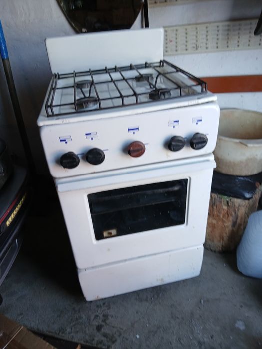 Продам  две советские газовые плиты