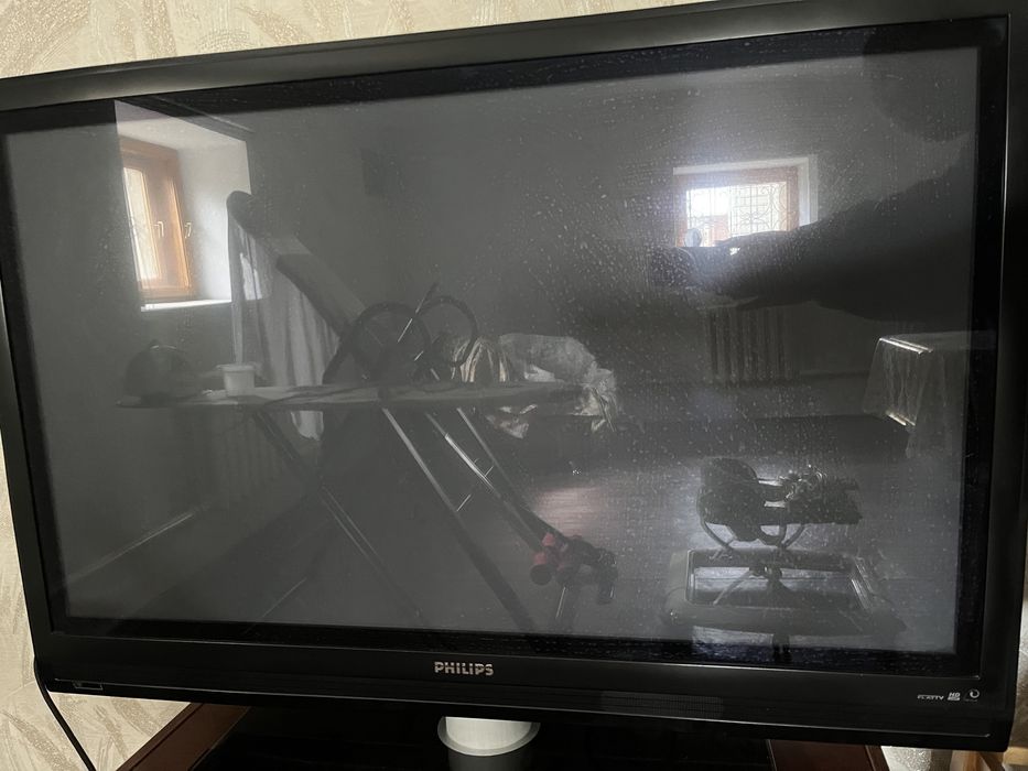 Продам телевизор Филипс диагональ 109 см