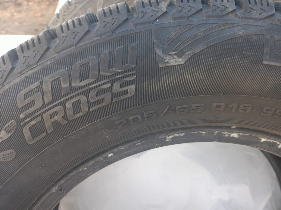 Продам Зимние шины б/у комплект