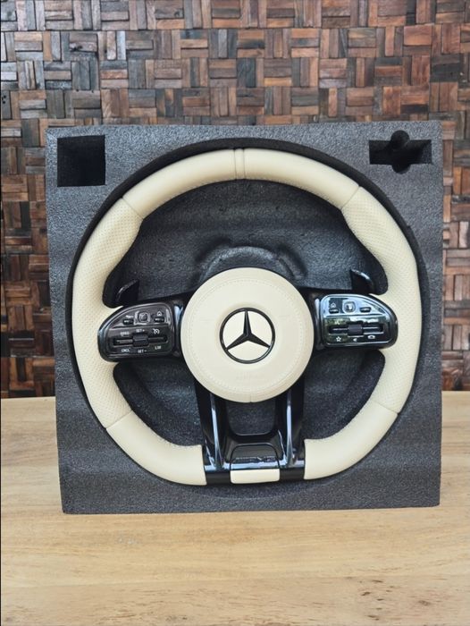 Volan Mercedes AMG din Piele compatibil cu  toate modelele 2008-2021