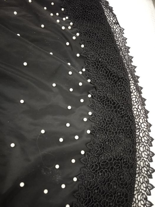 Вечернее черное платье.