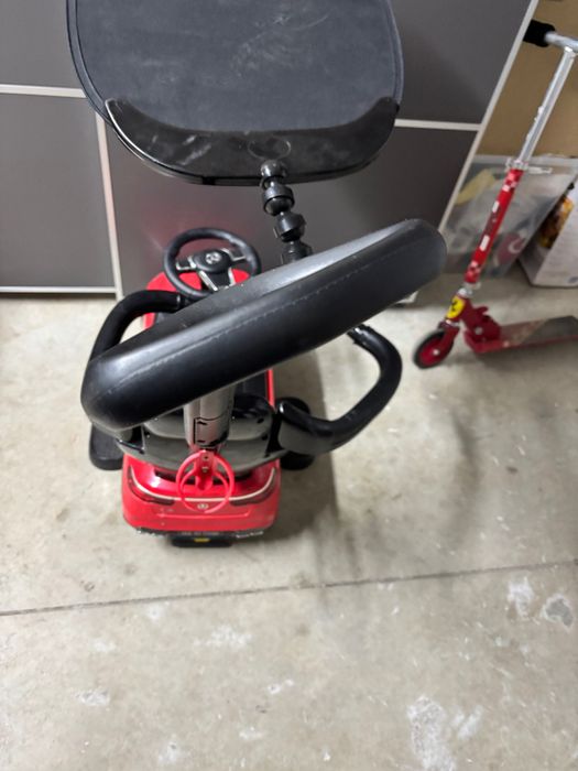 Детска четвена кола за бутане