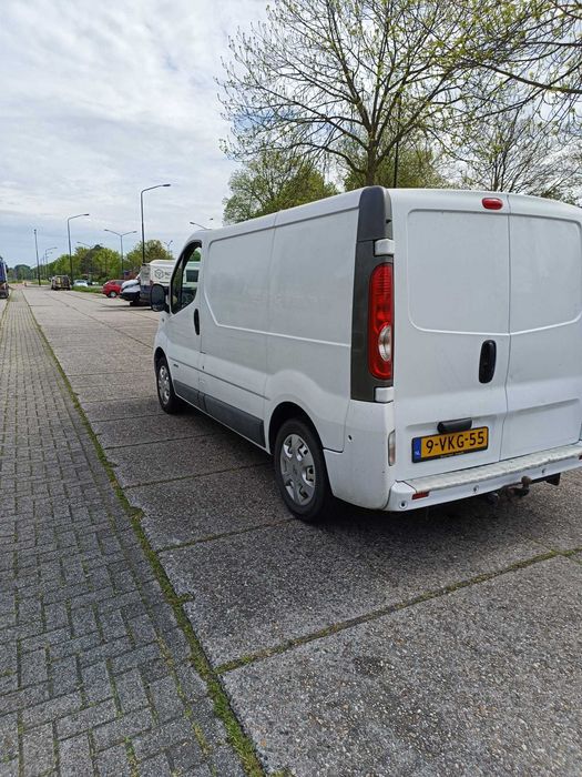 RENAULT Trafic 2010 — imagine 3