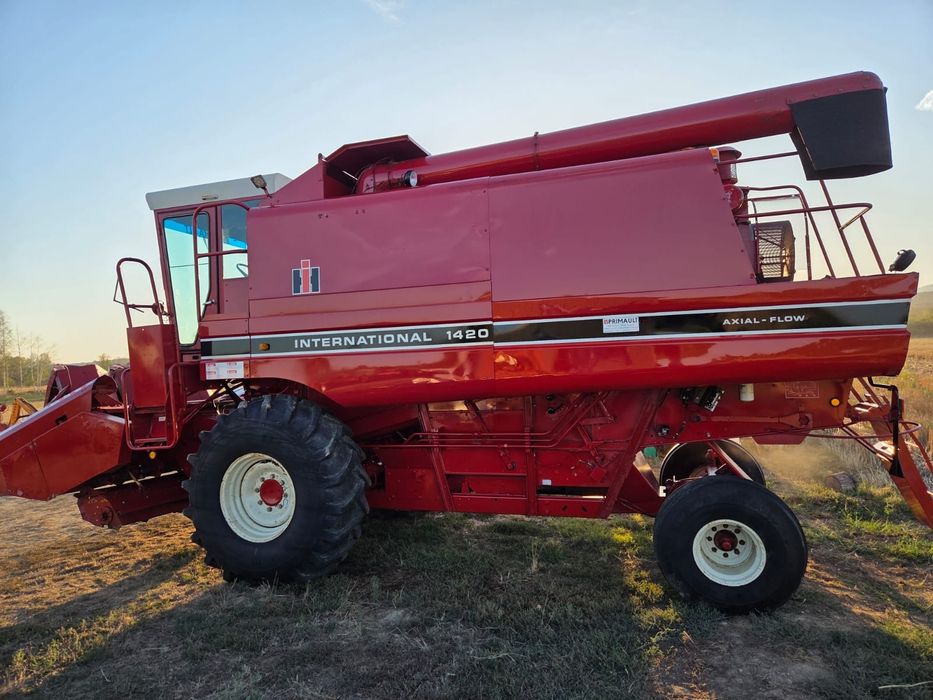 Combina Case-International case-ih 1420