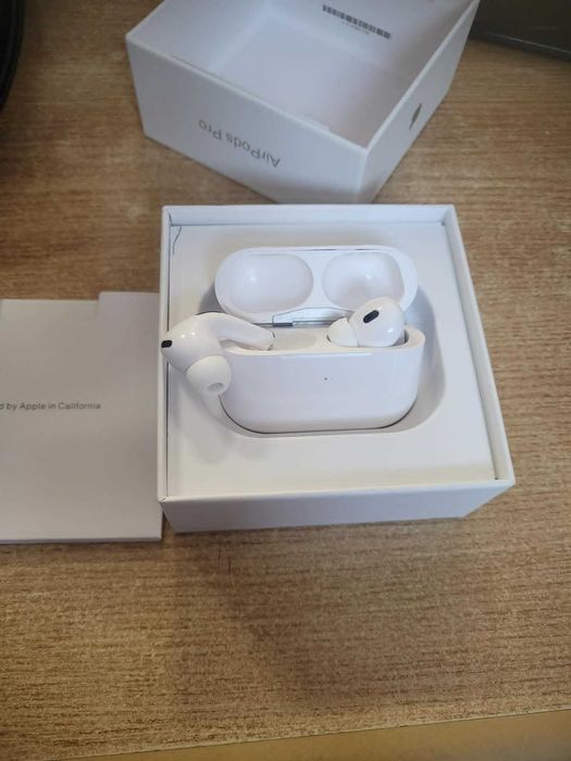 Vând căști Apple Pro 2 originale, stare ft buna, utilizate foarte putin