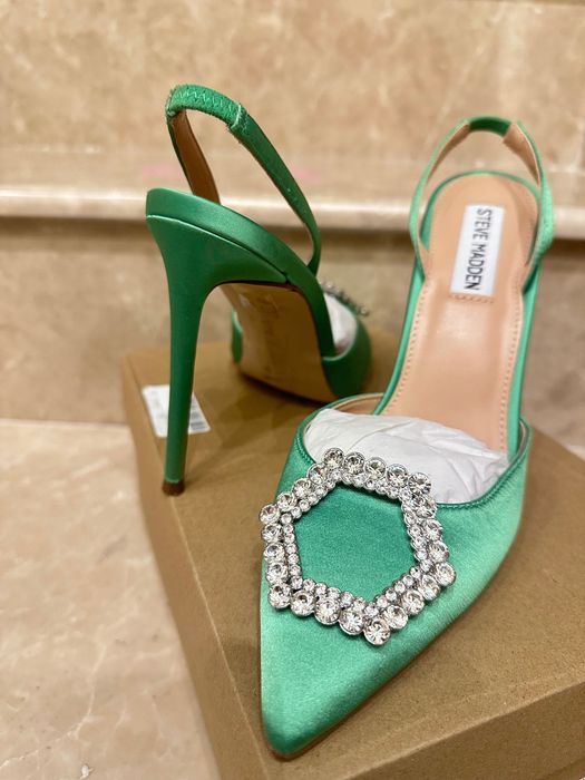 Steve Madden Обувки Vionnet с отворена пета и декоративни камъни.