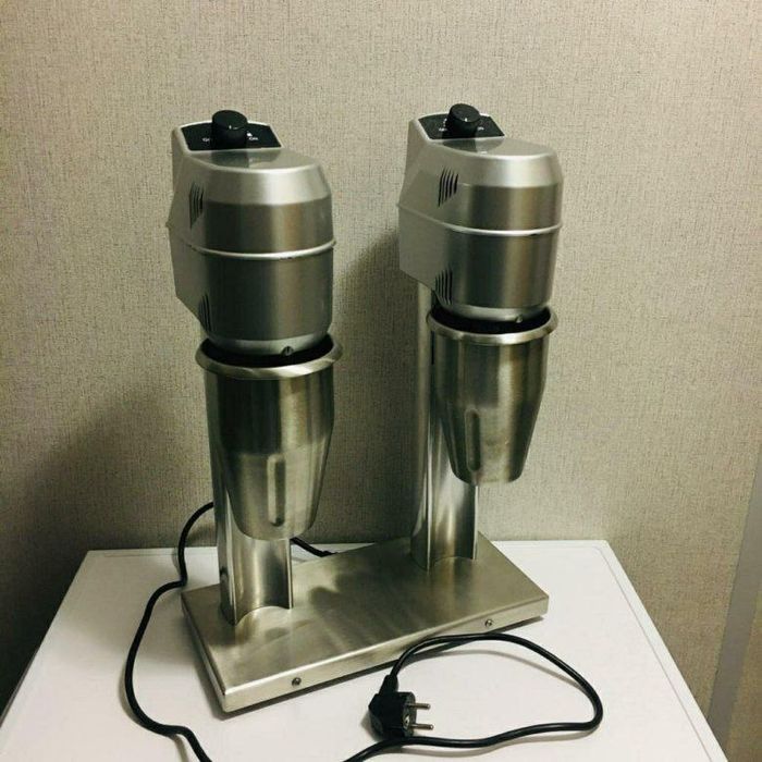 Миксер для молочных коктейлей.