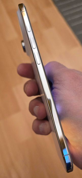 Vand(schimb) Iphone 17 Air 256GB alb nou