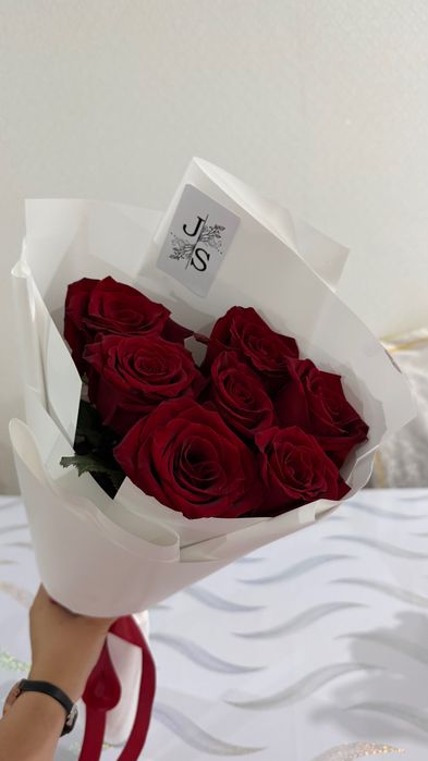 Қызыл гүл әдемі.