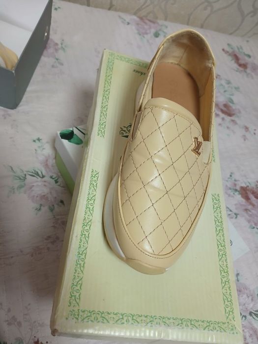 Продаю женские туфельки