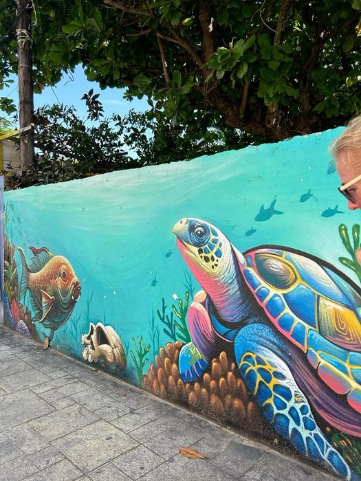 Художник-оформитель", "Маляр-декоратор"