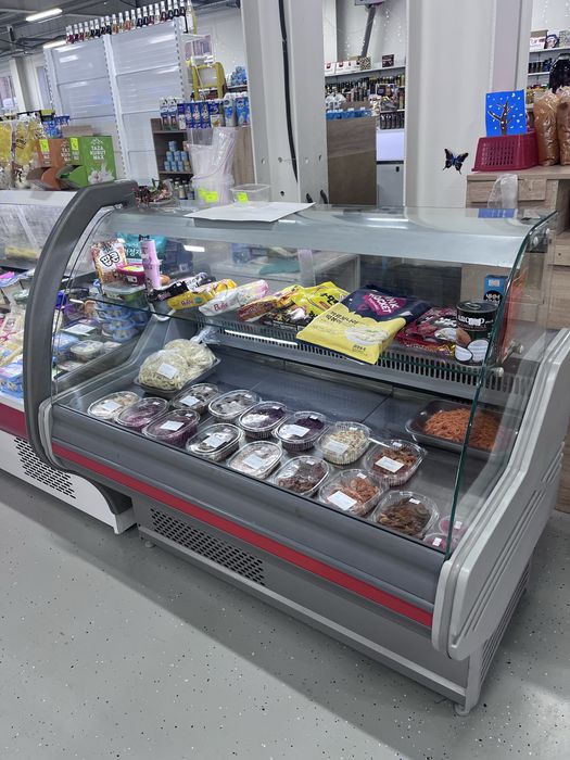 Продам холодильник витринный