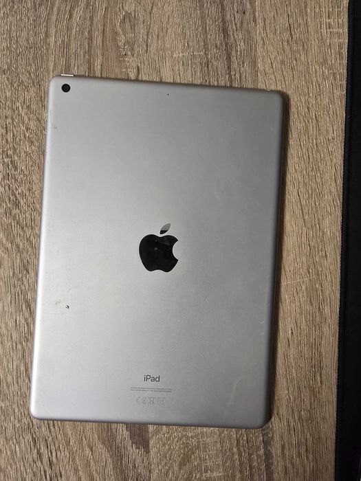 Ipad A2270 ( 8 Th Generation )