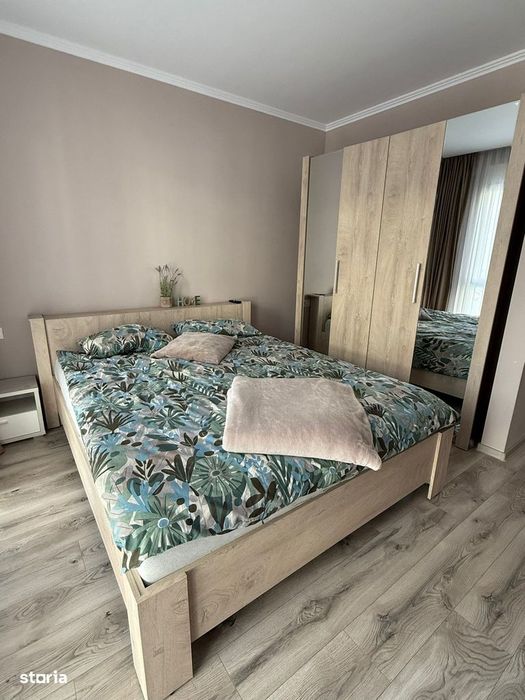 Închiriez apartament cu 3 camere