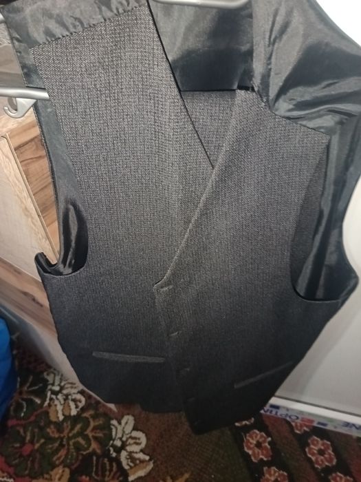 Costum bărbați aproape nou