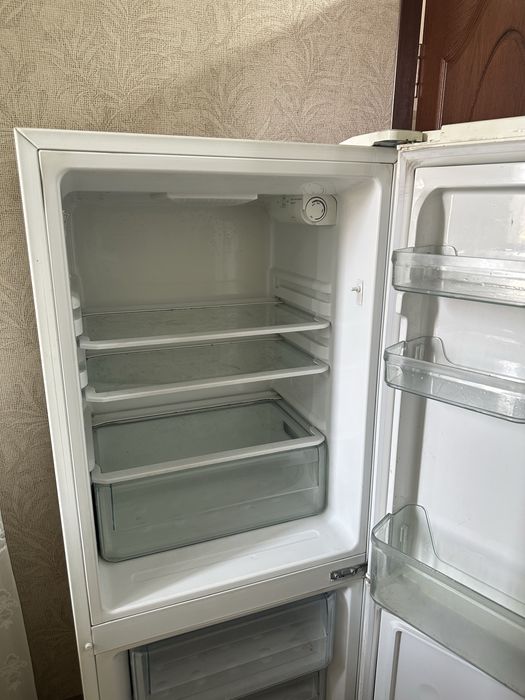 Холодильник самсунг продам срочно