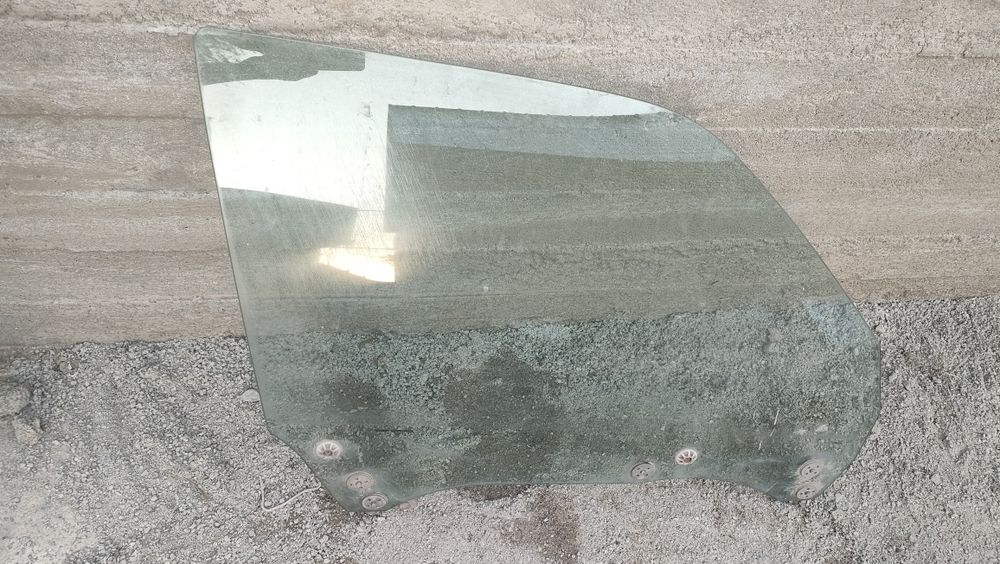 Стекло на subaru forester sf5