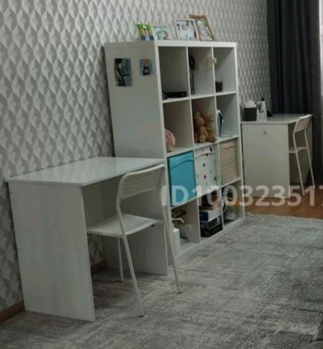 Продам срочно два одинаковых стола