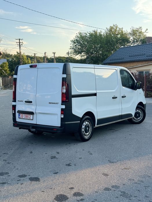 RENAULT Trafic 2016 — imagine 3