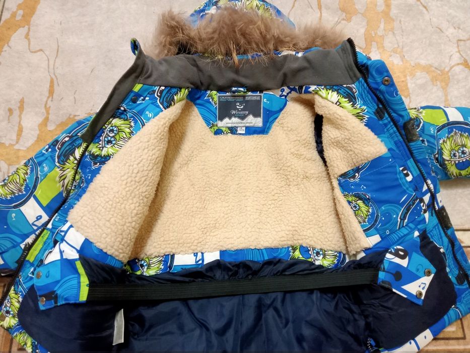 Куртка детская продаю