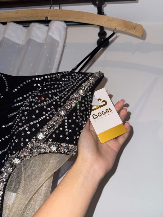 Rochie bogas cu pietre