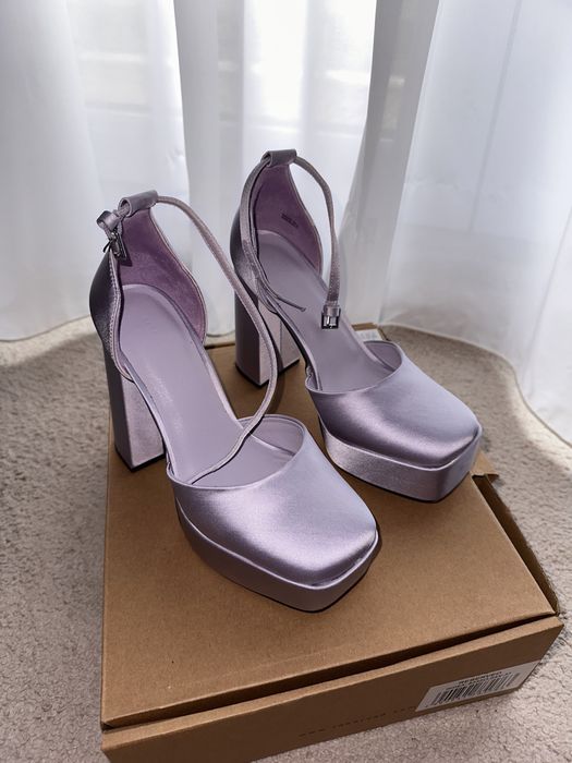 Pantofi cu toc înalt RESERVED 37