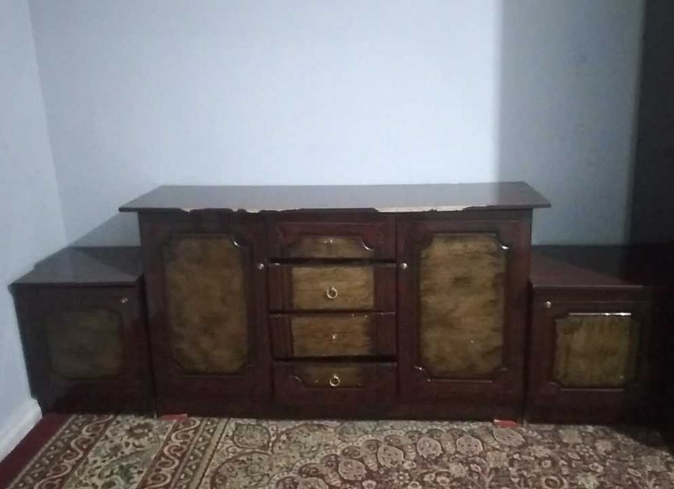 Комплект спальний гарнитур срочно сотилади