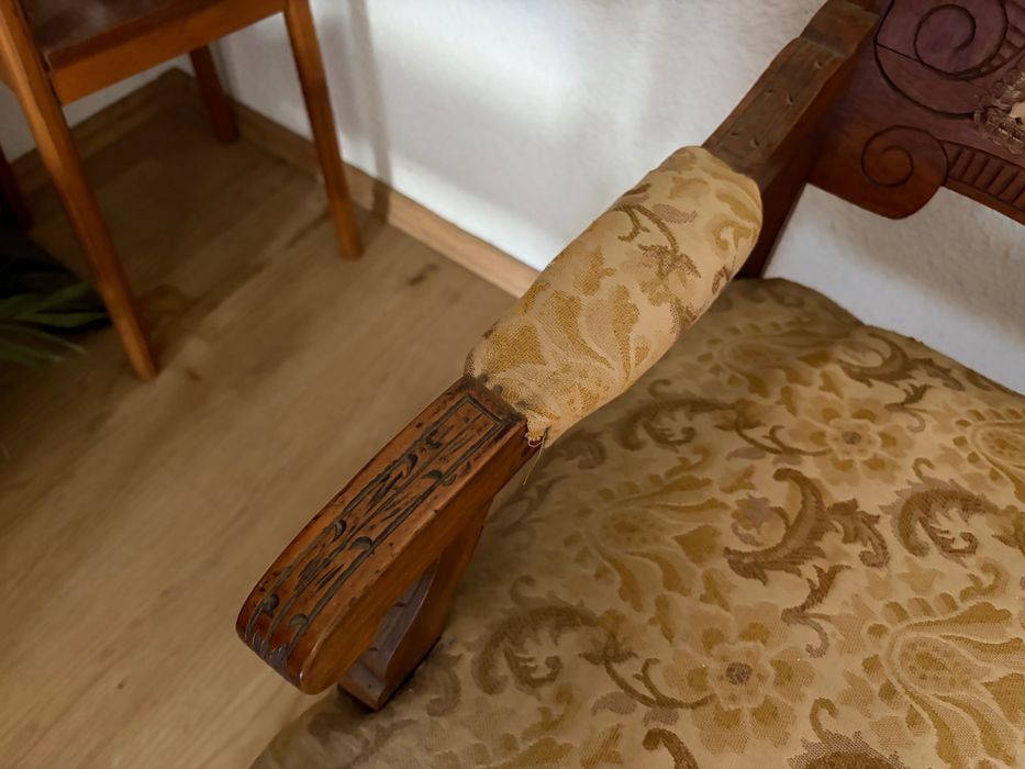 Mobilă veche de vânzare