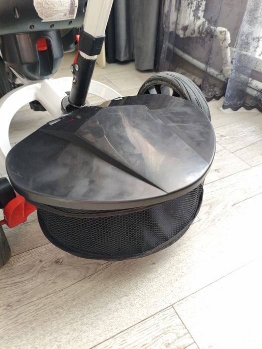 Велосипед-коляска как для девочки так и для мальчика