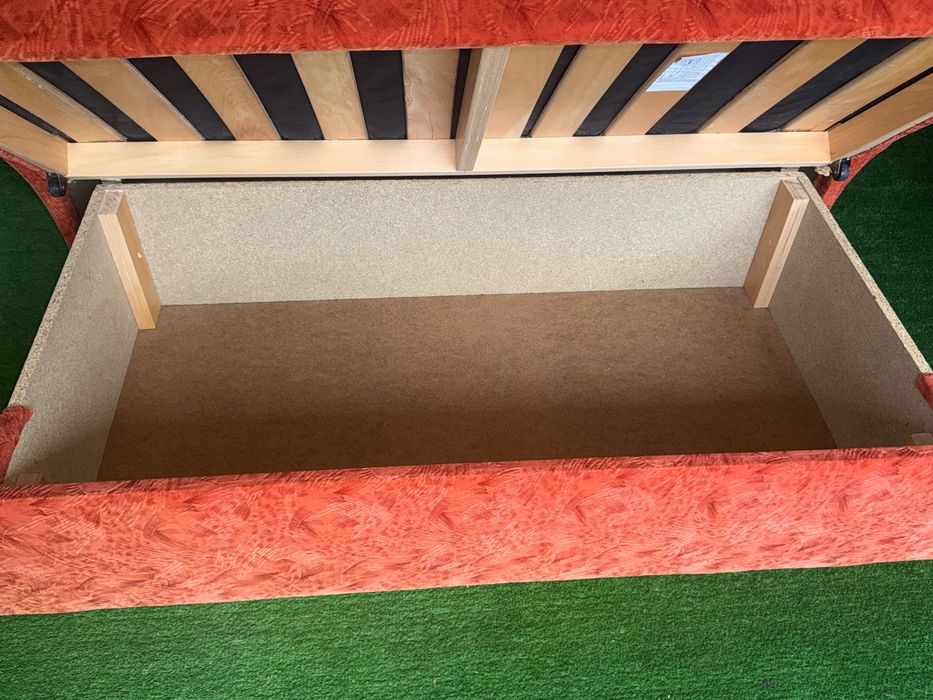 Pat extensibil cu ladă de depozitare – 800 lei