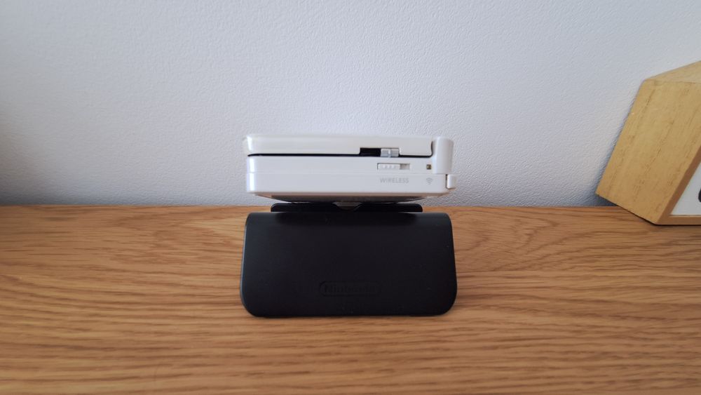 Nintendo 3DS,  Modat, 1500 jocuri, 20-în-1, gata de joacă + Online