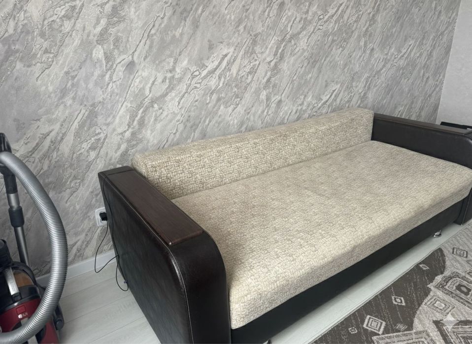 Продам диван в хорошем состоянии