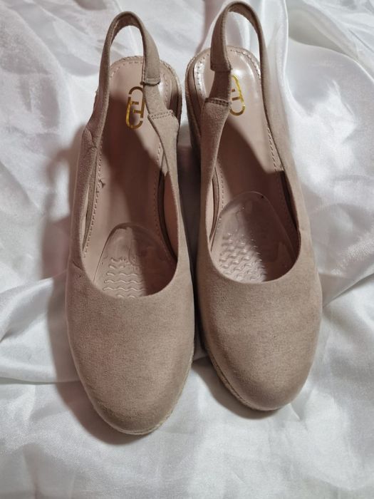 Продам обувь новую