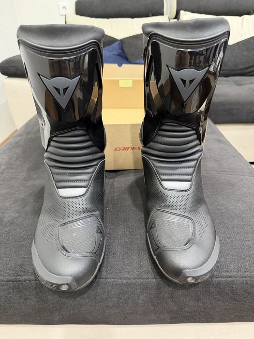 Мото екипировка на фирмата DAINESE