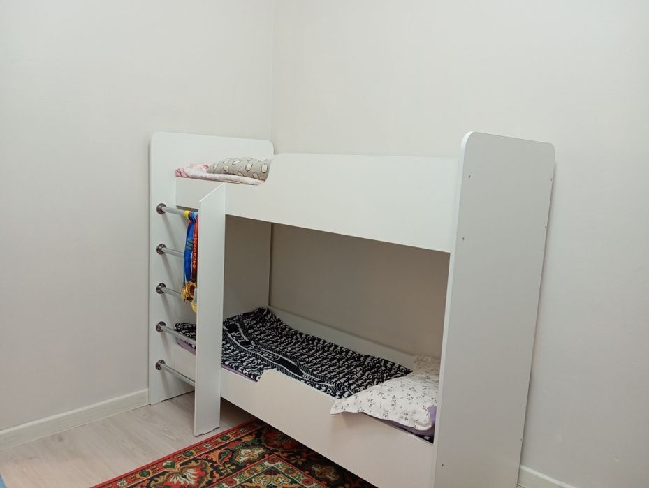 Двухъярусная кровать