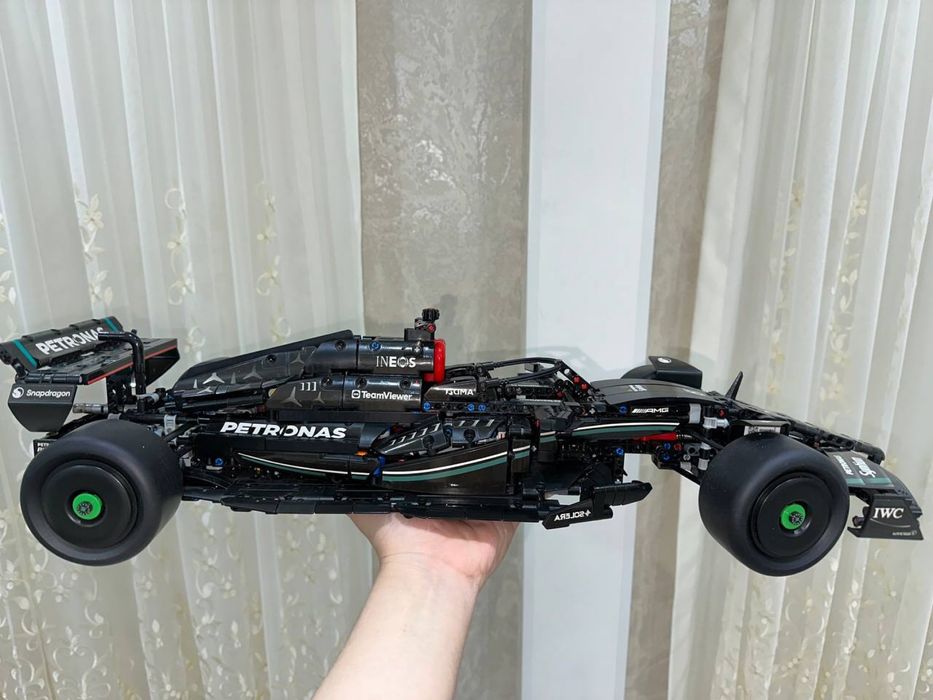 Lego Technic Mercedes AMG F1 W14 E Perfomance