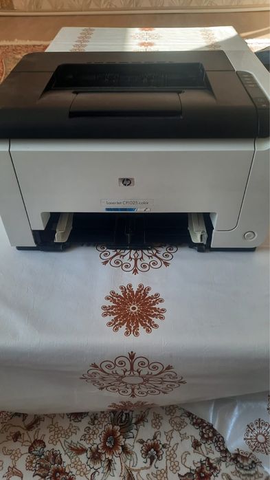 Продам принтер HP LaserJet Pro CP1025 color