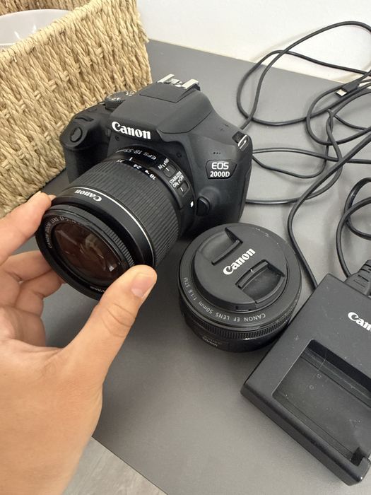 Canon eos 2000d