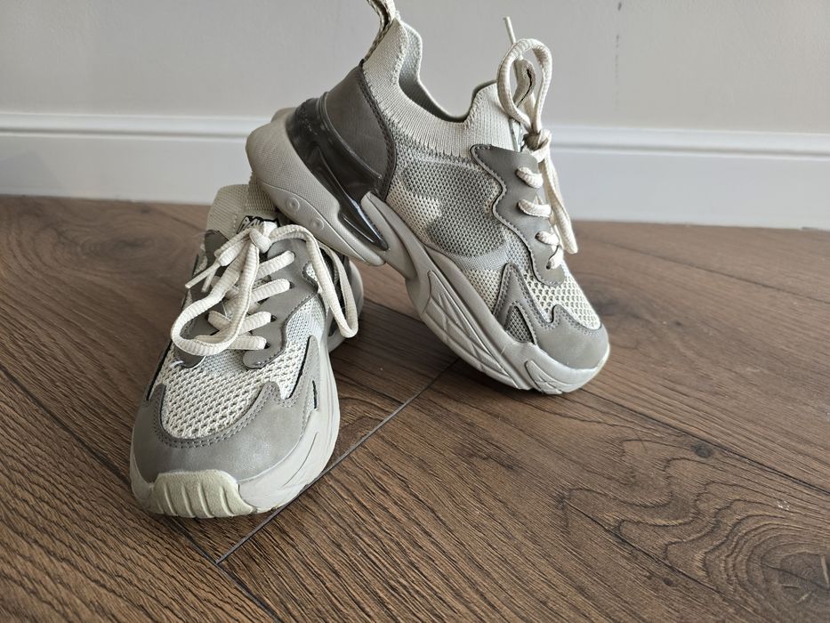 Кроссовки детские