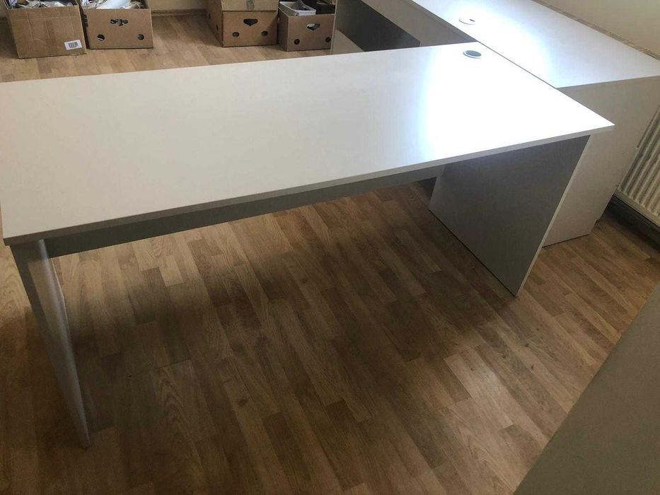 Birouri PAL, alb-crem, 2 bucati, 160x60x76 cm cu 2 sertare inchidere lenta, stare buna