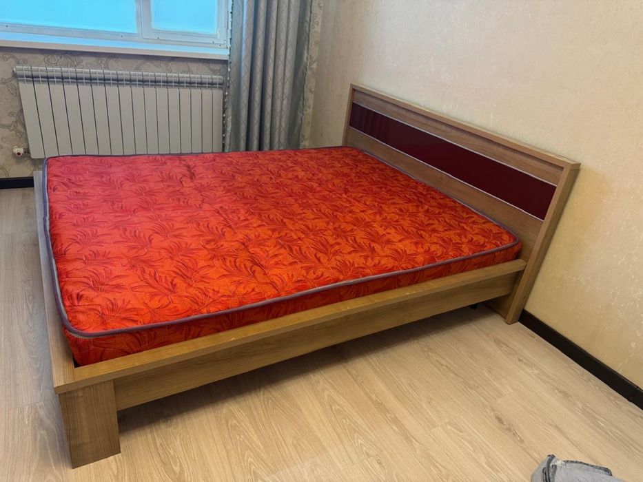 Продается кровать и шкаф