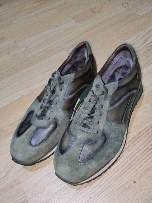 Продам тёплые мужские кроссовки