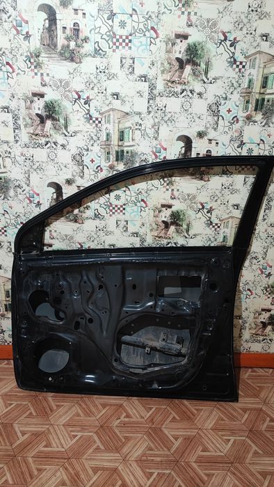 Дверь Toyota Corolla