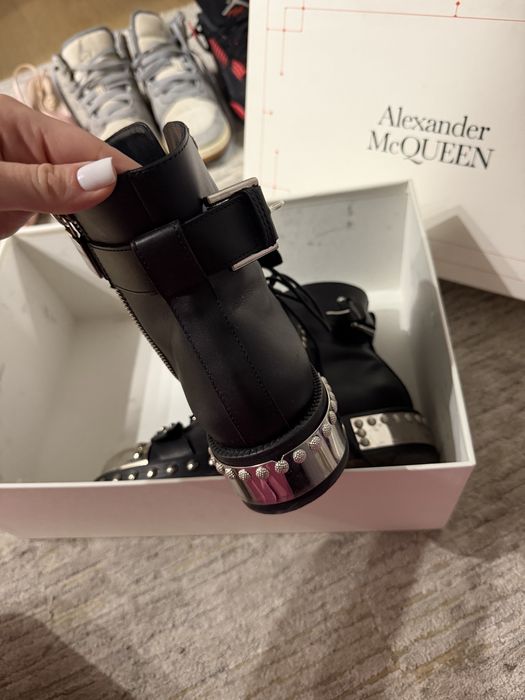ghete Alexander McQueen Metal toe & studded leather combat