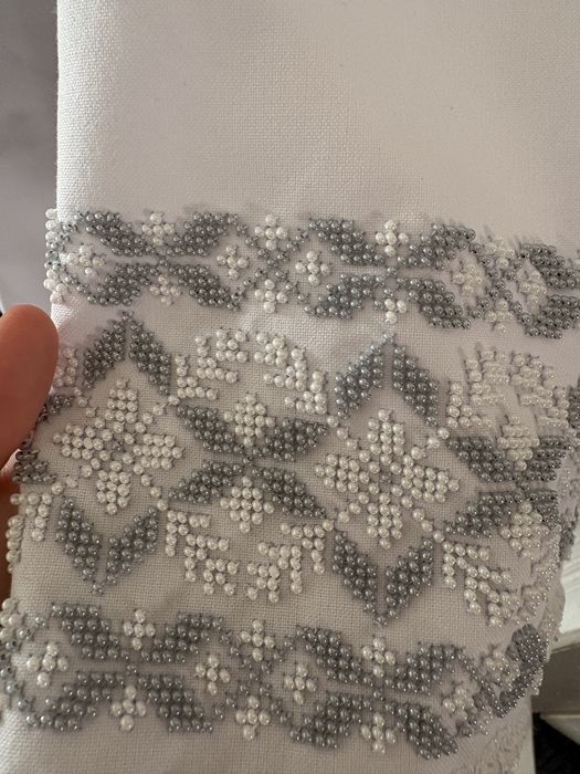 Cămașa tradițională de pânză, unisex, cusută cu mărgele de bunica mea. Preț negociabil